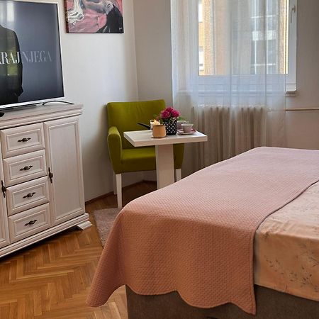 Post Apartmani - Sajam Novi Sad Dış mekan fotoğraf